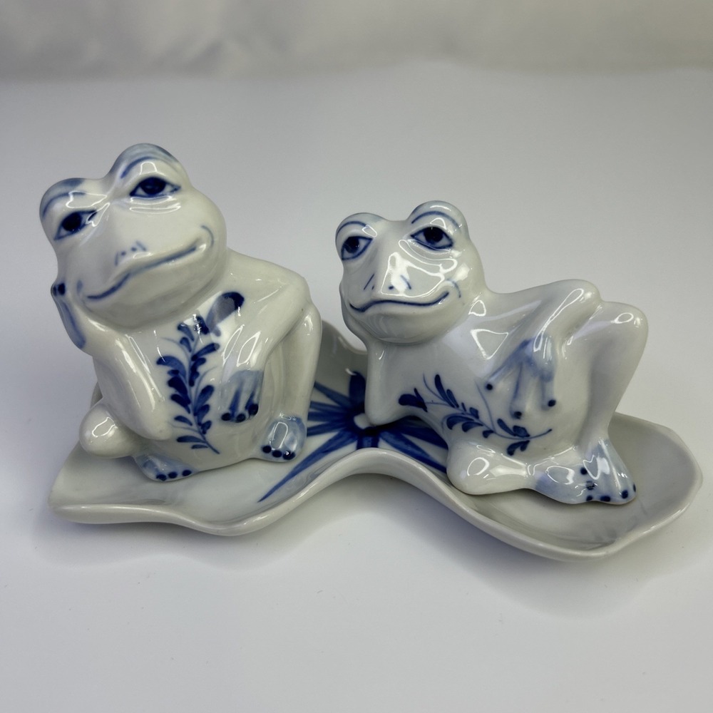 Vintage Thailand Porcelain Frog Salt Pepper Shakers with Lily Pad Tray